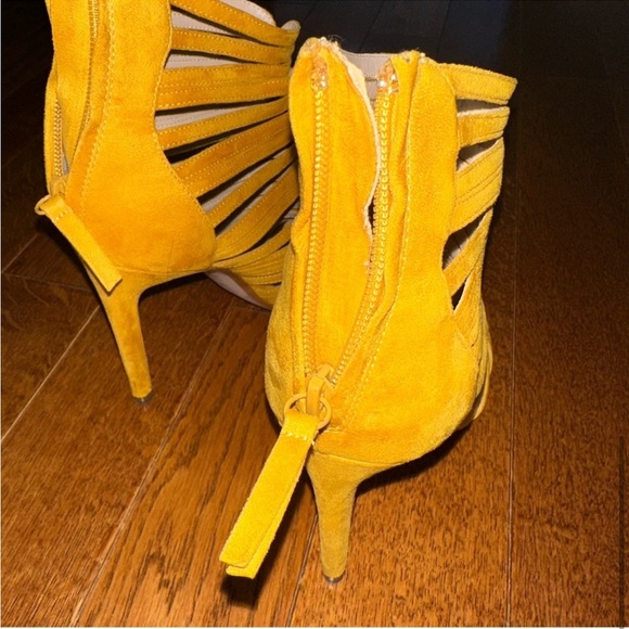 Caged suede heels - Picture 5 of 10